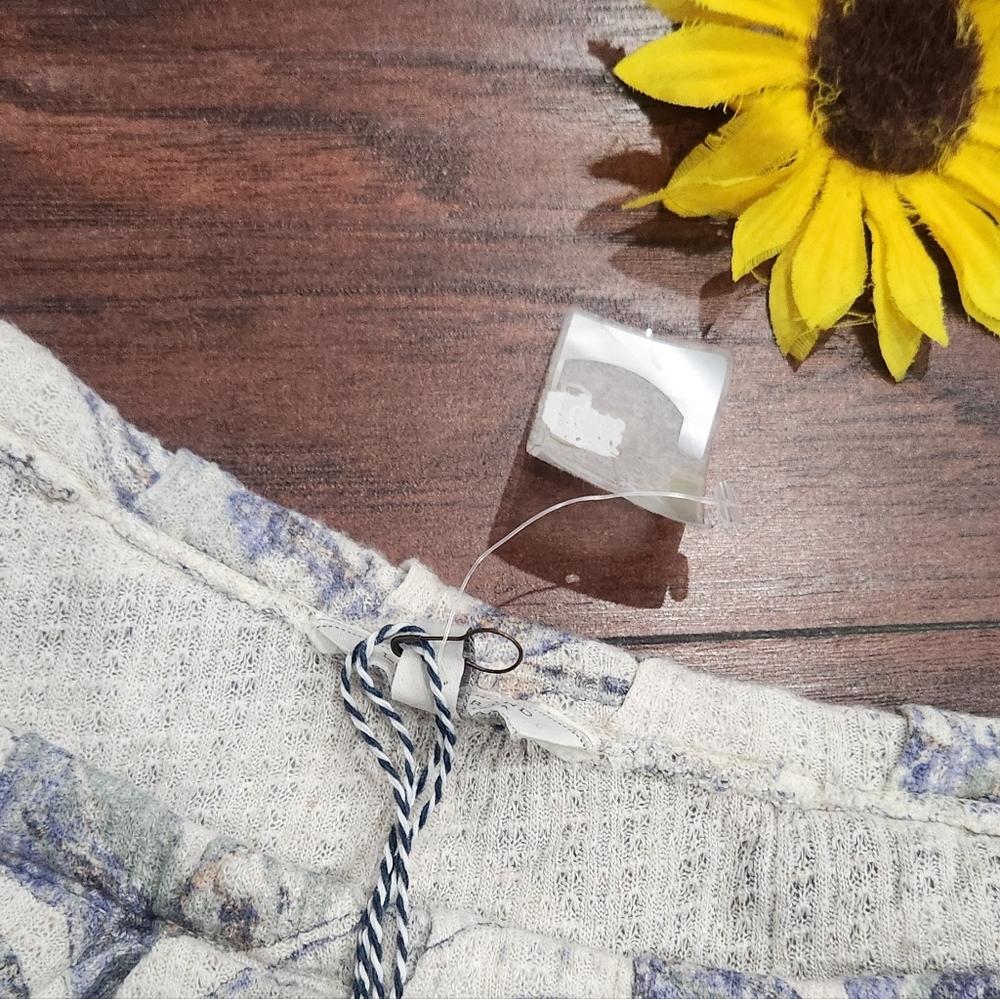 Lucky BRAND One-Shoulder Ruffle Print Top in Light Blue and Cream *New* - Picture 5 of 9